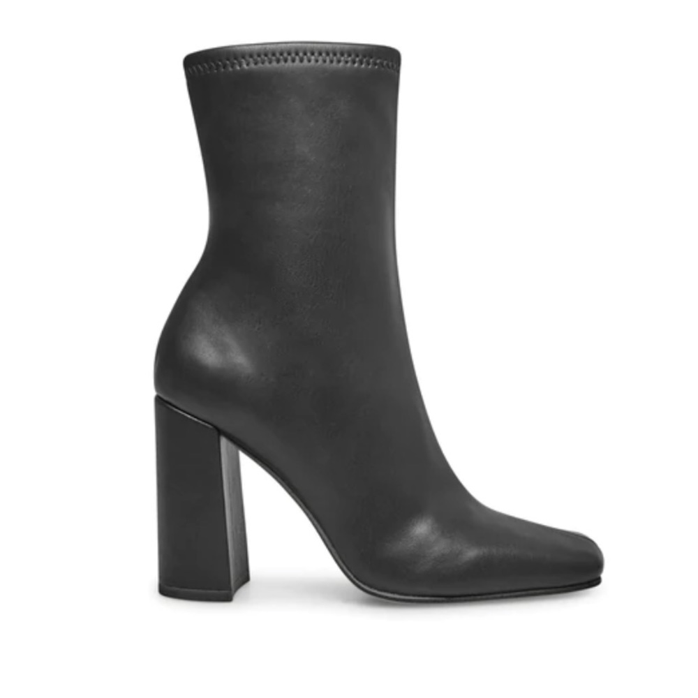 Steve Madden “Lynden” Black Faux Leather Ankle Boot, size 7.5